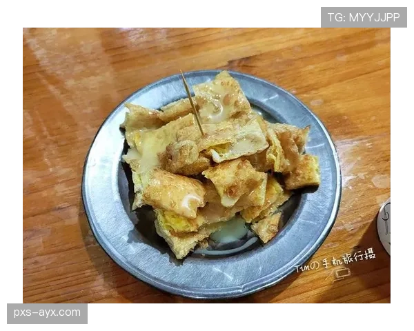 张楠背着大妈布袋去菜市场结账那一瞬，我差点以为走错片场